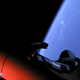 Ilustración para el artículo titulado Las diez imágenes más alucinantes que nos deja el lanzamiento del Falcon Heavy